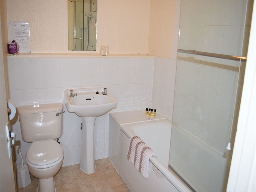 The Cranley Hotel Кранли Экстерьер фото